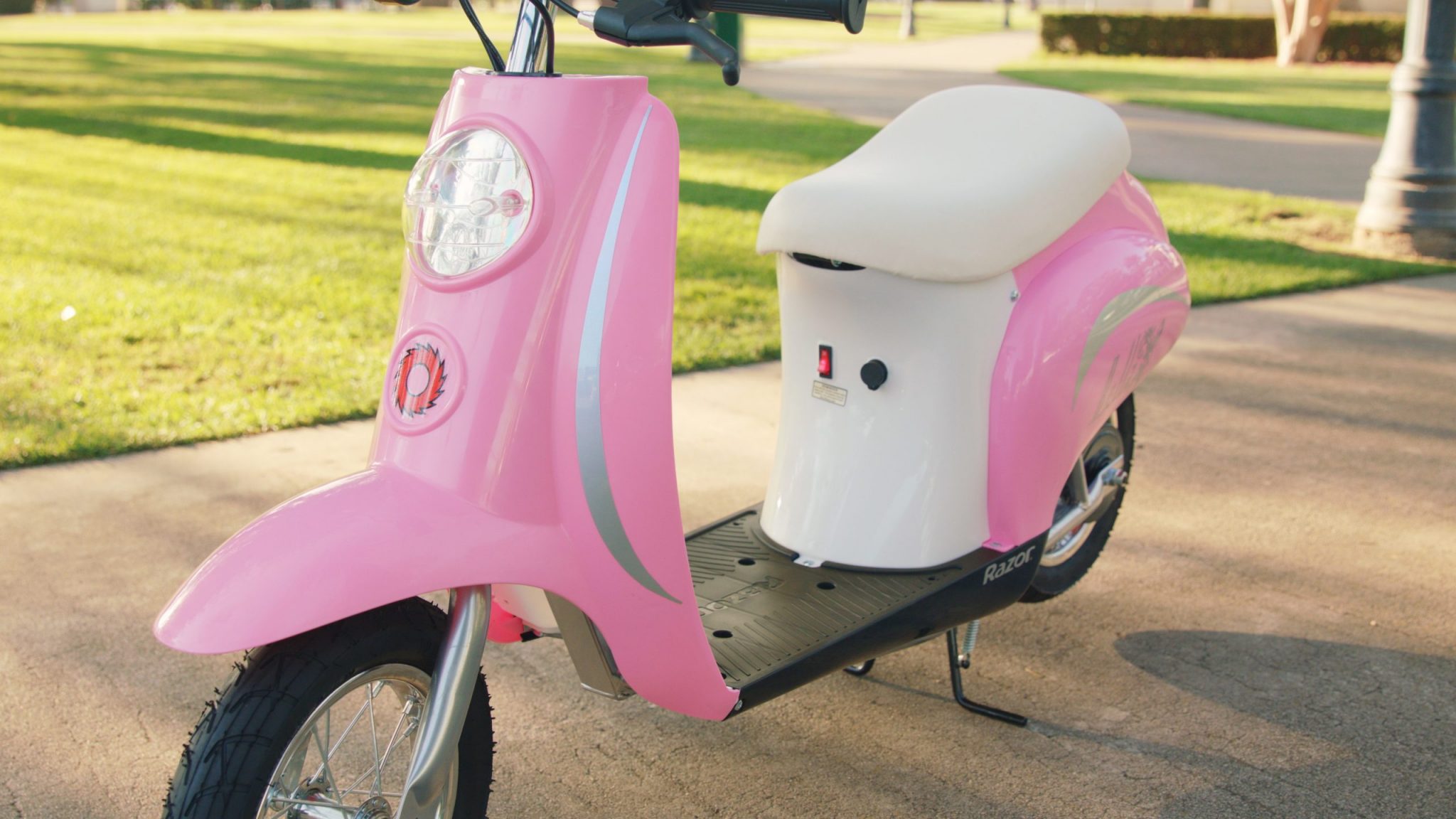Razor Bella Pocket Mod Pocket Mod 24Volt Scooter Pink (Ages 13