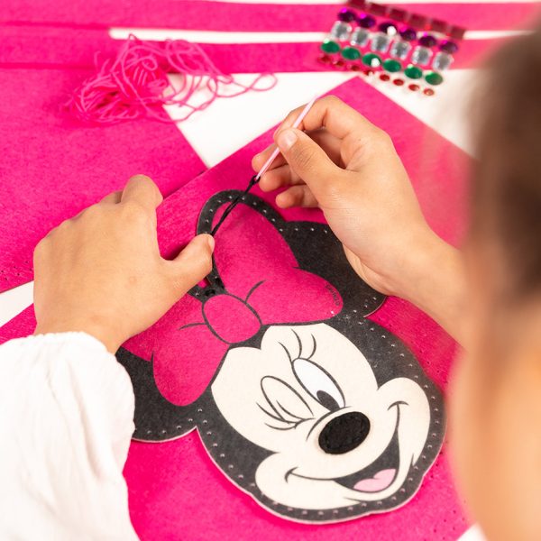 Make your own Minnie Mouse felt bag - Image 7