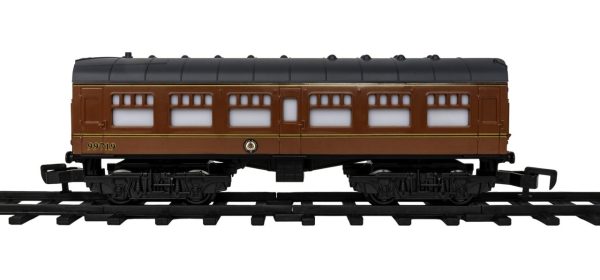 Hogwarts Express Ready-to-Play Train Set (Battery-Operated 28-piece) - Image 2