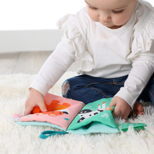 Sensory animal tails cloth book - Image 4