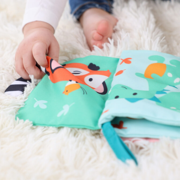 Sensory animal tails cloth book - Image 6