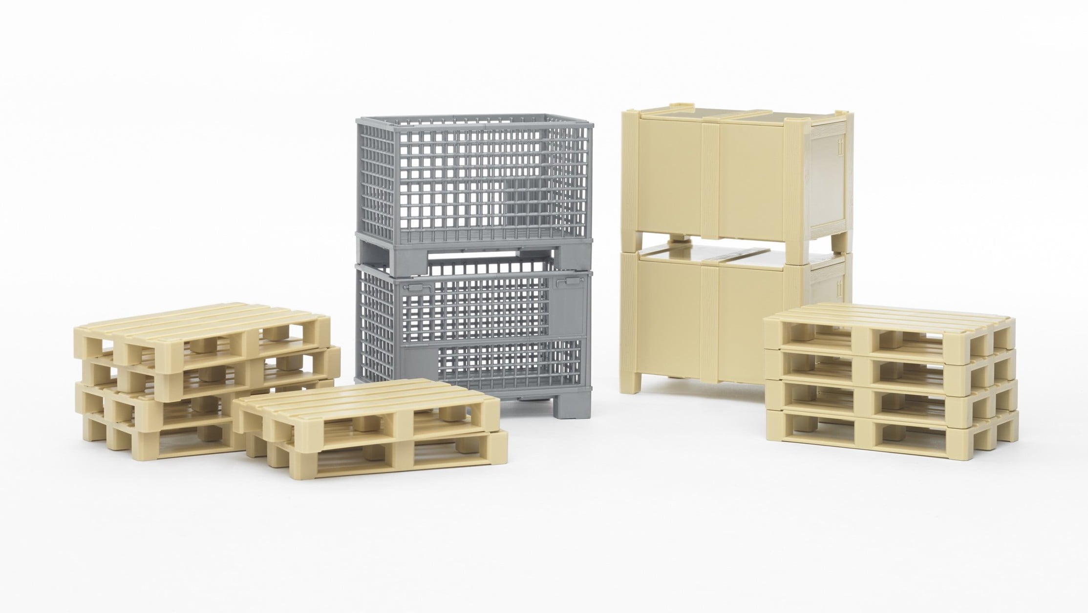Logistics Accessory Set with Pallets and Crates